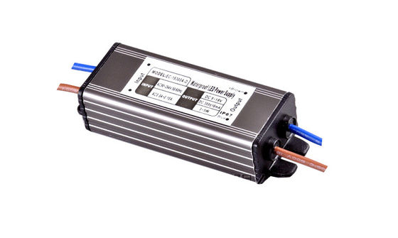 كفاءة 220 فولت AC المستمر AC الحالي إلى العاصمة الصمام سائق 300MA مع OLP / OVP