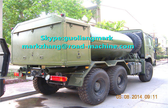 SINOTRUK HOWO الأخضر العسكرية 6 * 4 ناقلات المياه شاحنة 25000L مع EURO ستاندرد دكتوراه في العلوم الإنسانية أو RHD