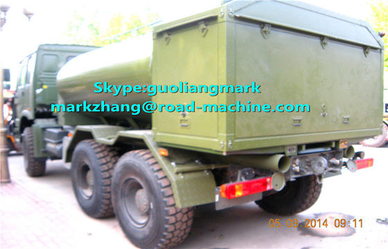 SINOTRUK HOWO الأخضر العسكرية 6 * 4 ناقلات المياه شاحنة 25000L مع EURO ستاندرد دكتوراه في العلوم الإنسانية أو RHD